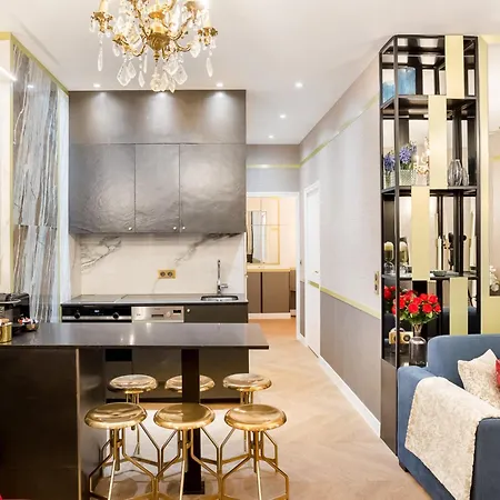 Merveil - Luxury - Tour Eiffel - Laos Apartment *